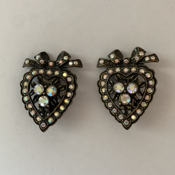 SWEET ROMANCE heart earrings w/ crystal embellishment & bow details. Clip-on - Picture 1 of 6